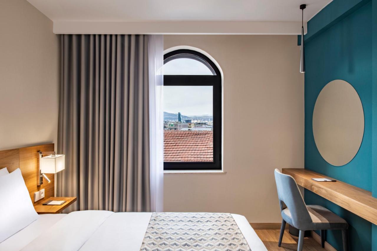 Hotel Clocks