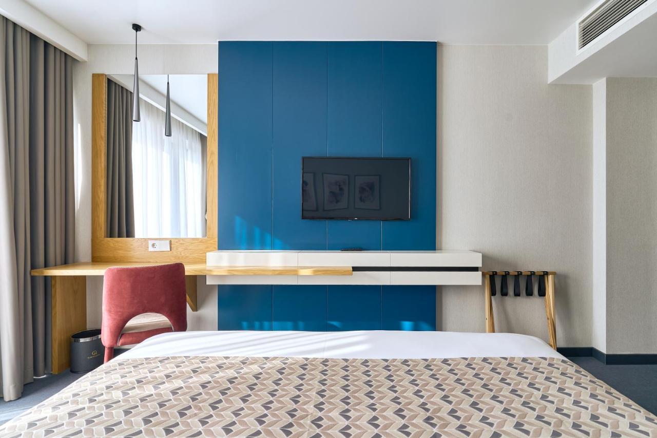 Clocks Hotel Tbilisi