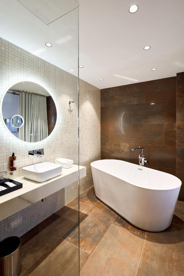 Hotel Clocks 4*